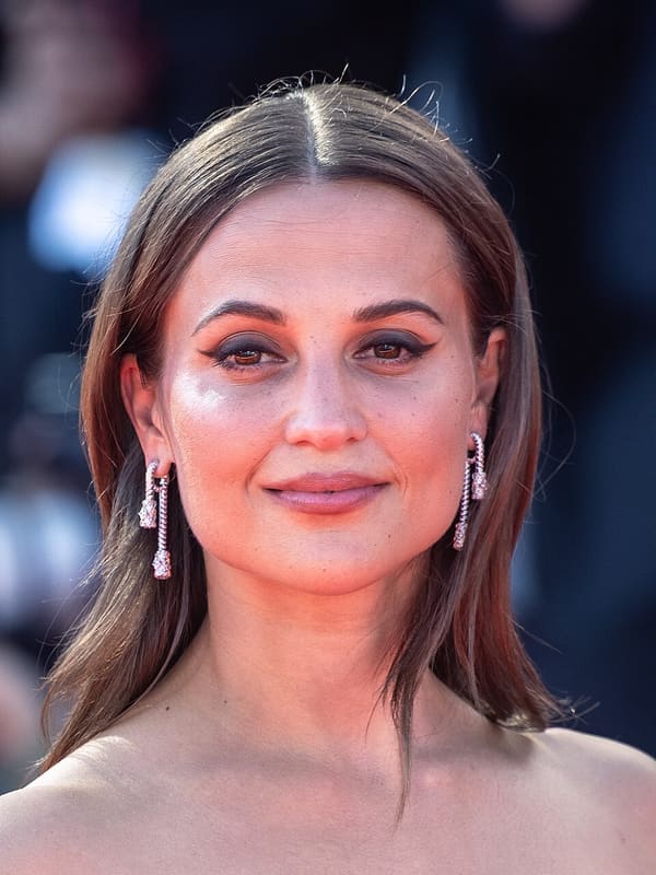 Alicia Vikander, Sweden (portrait via Wikimedia Commons)