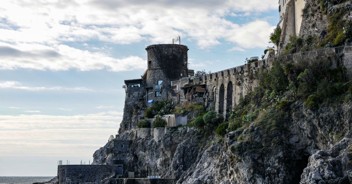 Amalfi Coast, Campania, Italy, honeymoon travel guide (Wimup)