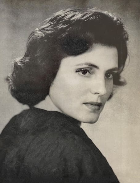 Amália Rodrigues, Portugal (portrait via Wikimedia Commons)