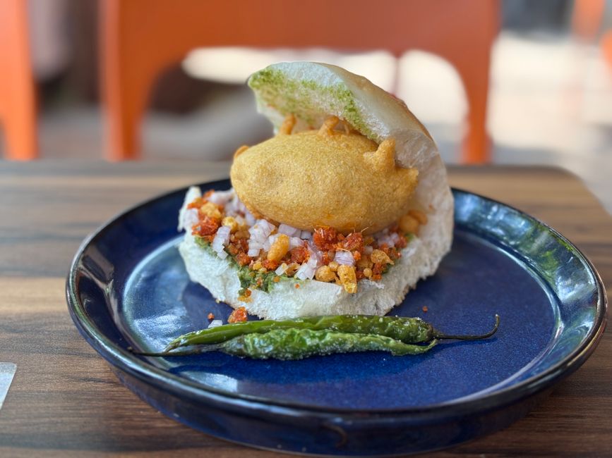 Ashok Vada Pav, Dadar
