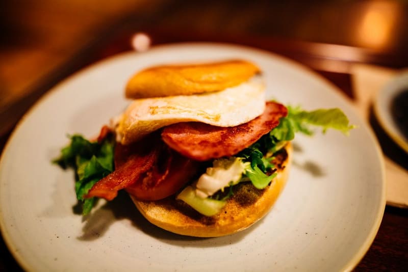 Bacon and egg roll, Sydney (Wimup travel guide)