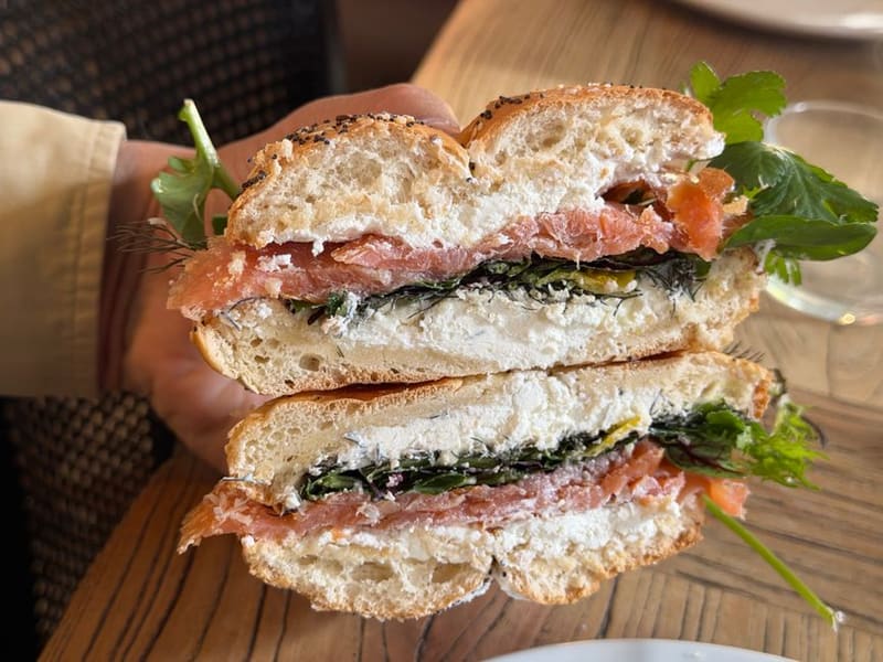 Bagel with lox & cream cheese, New York City (Wimup travel guide)