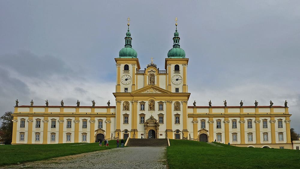Bazilika Navštívení Panny Marie, Olomouc, Czechia (Wimup)