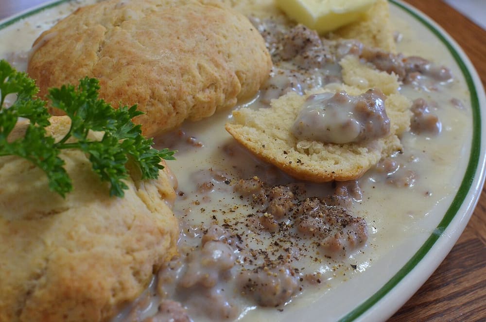 Biscuits and gravy, United States (Wimup)