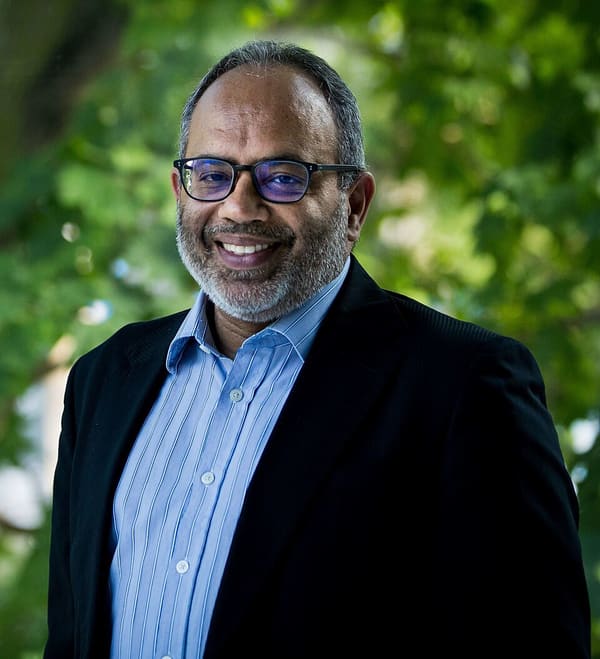 Carlos Lopes, Guinea-Bissau (portrait via Wikimedia Commons)