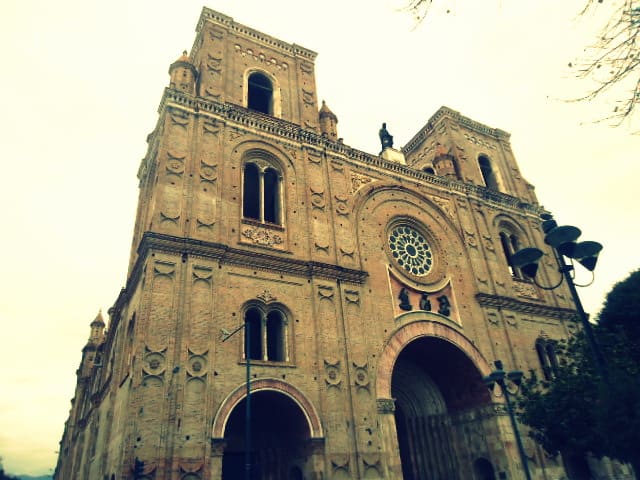 Catedral de la Inmaculada Concepción, Cuenca, Ecuador (Wimup)