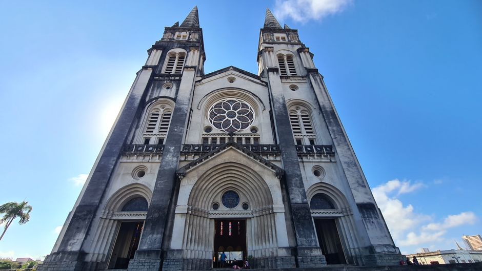 Catedral Metropolitana on Parque Bolívar, Medellín, Colombia