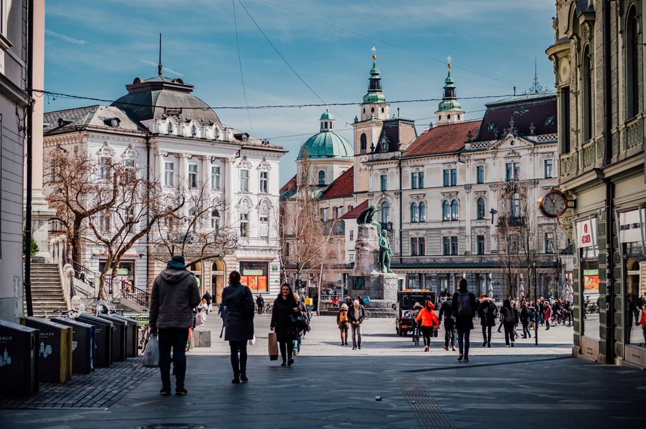 Center and Miklošičeva