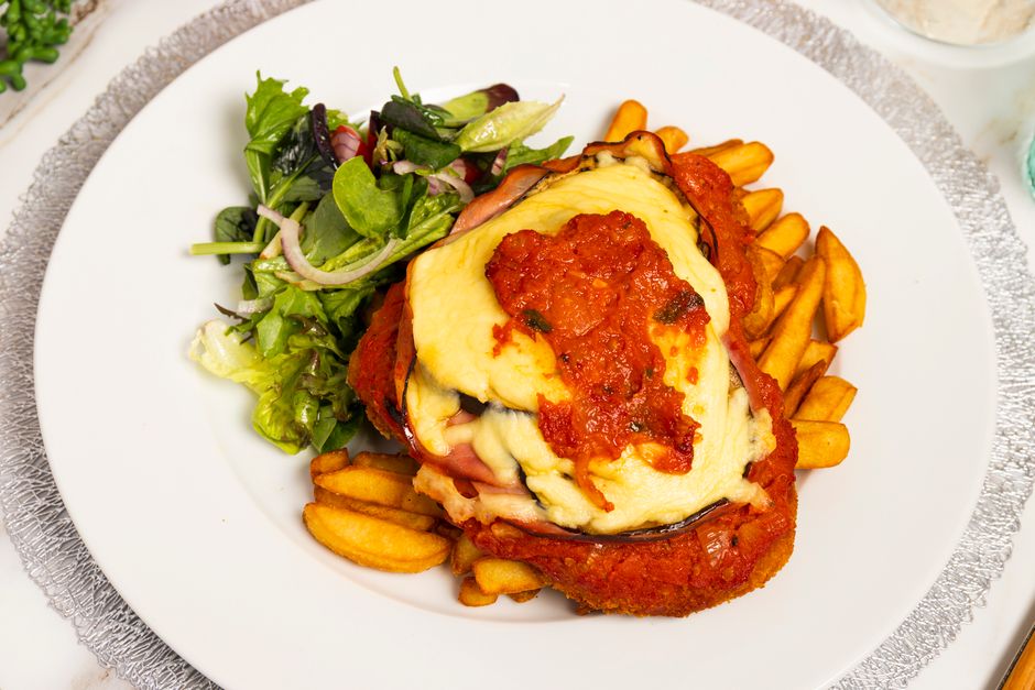 Chicken parmigiana, Australia dish (Wimup)