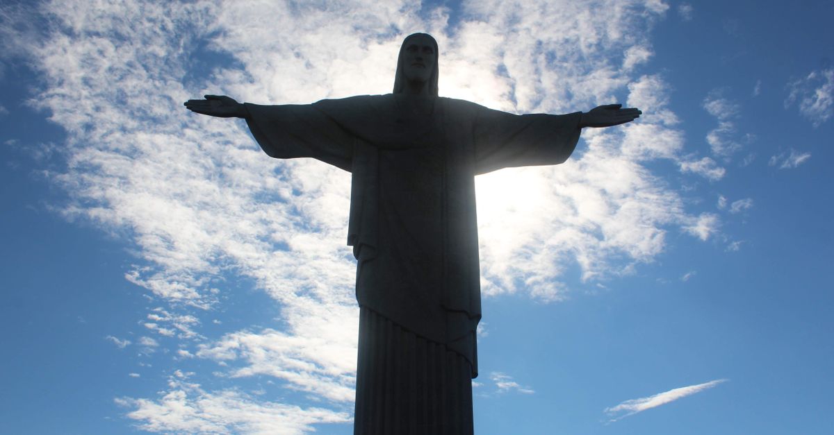 Christ the Redeemer, Rio de Janeiro, Brazil, world wonder travel guide (Wimup)