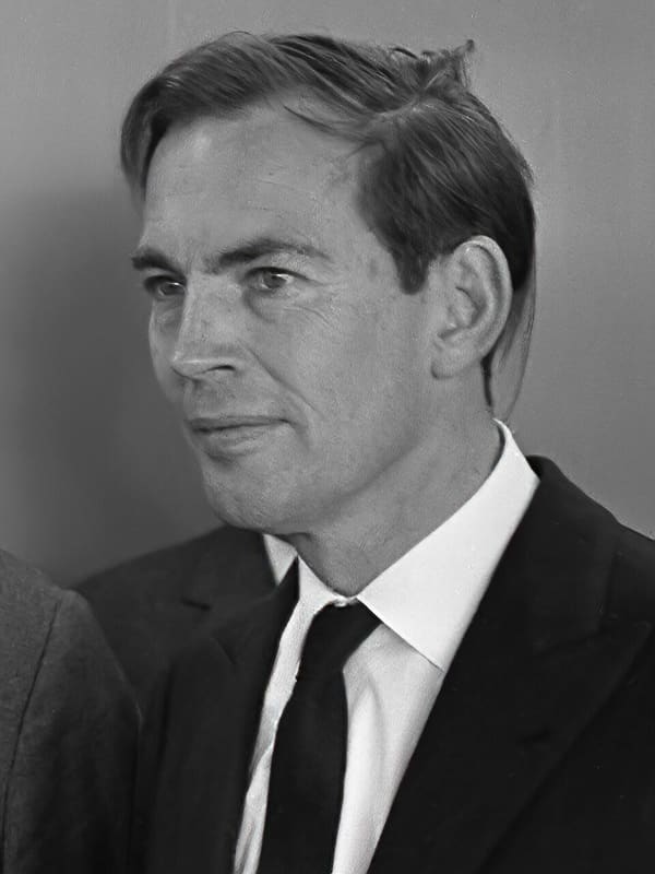 Christiaan Barnard, South Africa (portrait via Wikimedia Commons)