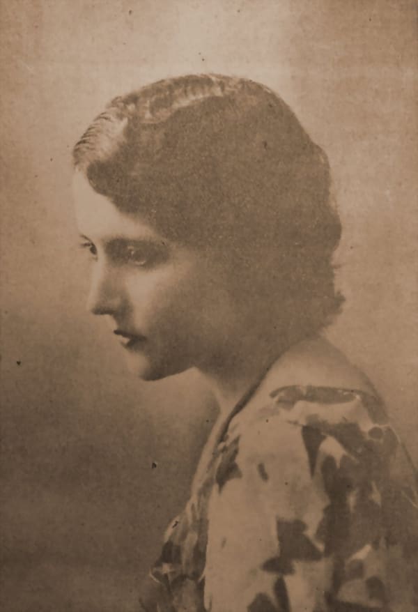 Claudia Lars, El Salvador (portrait via Wikimedia Commons)