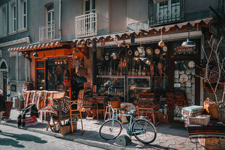 Çukurcuma antique shops