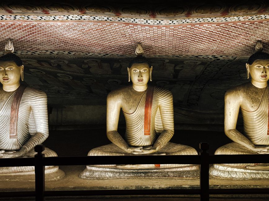 Dambulla cave temples