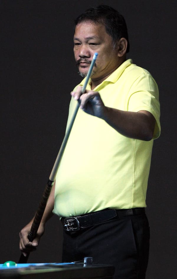 Efren Reyes, Philippines (portrait via Wikimedia Commons)