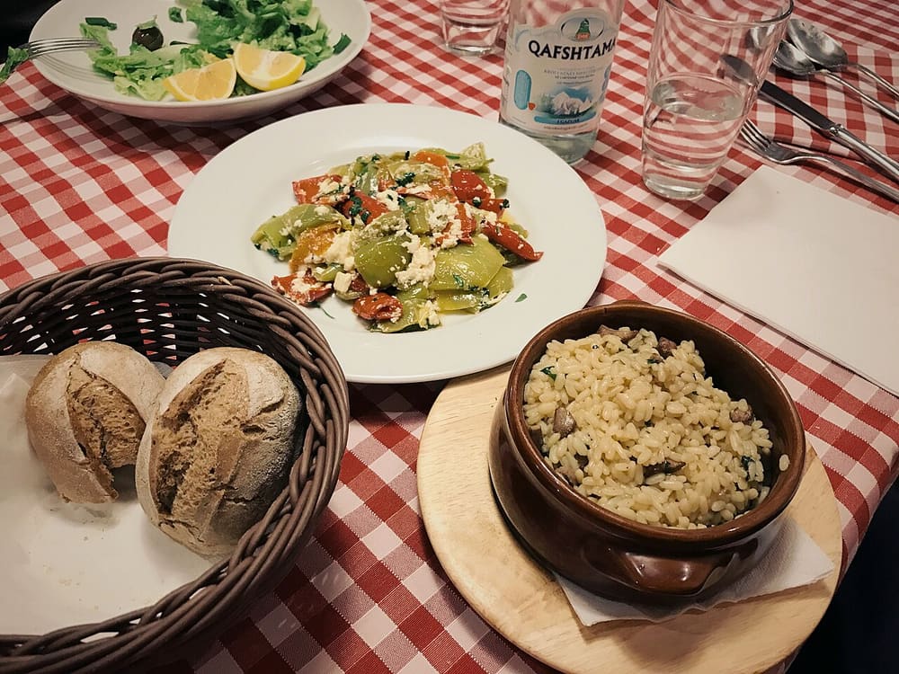 Fërgesë Tirane, Tirana (Wimup travel guide)