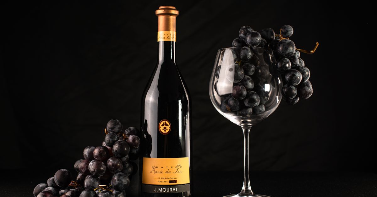 Bordeaux wine, France (Wimup)