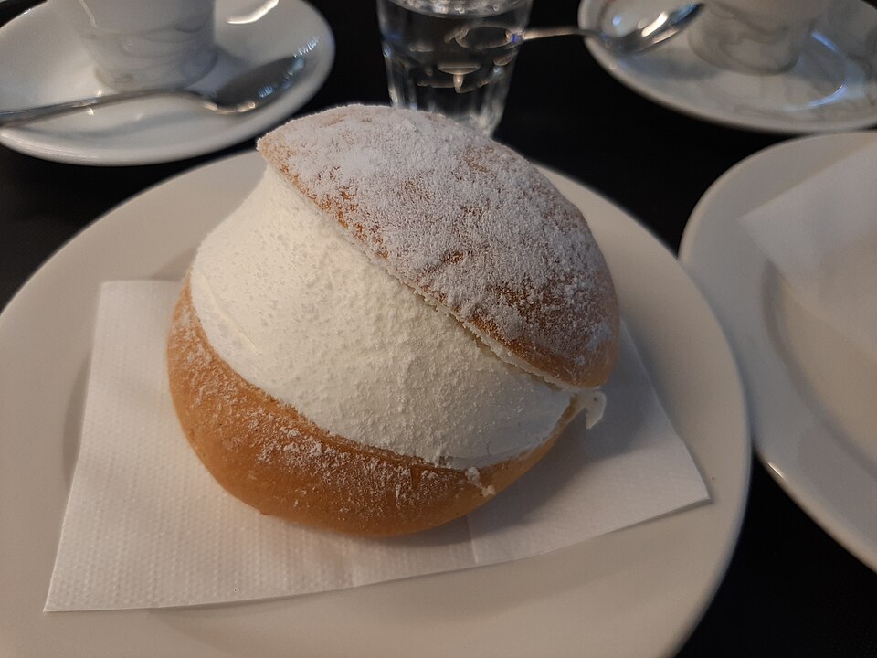 Maritozzo, Rome (Wimup travel guide)