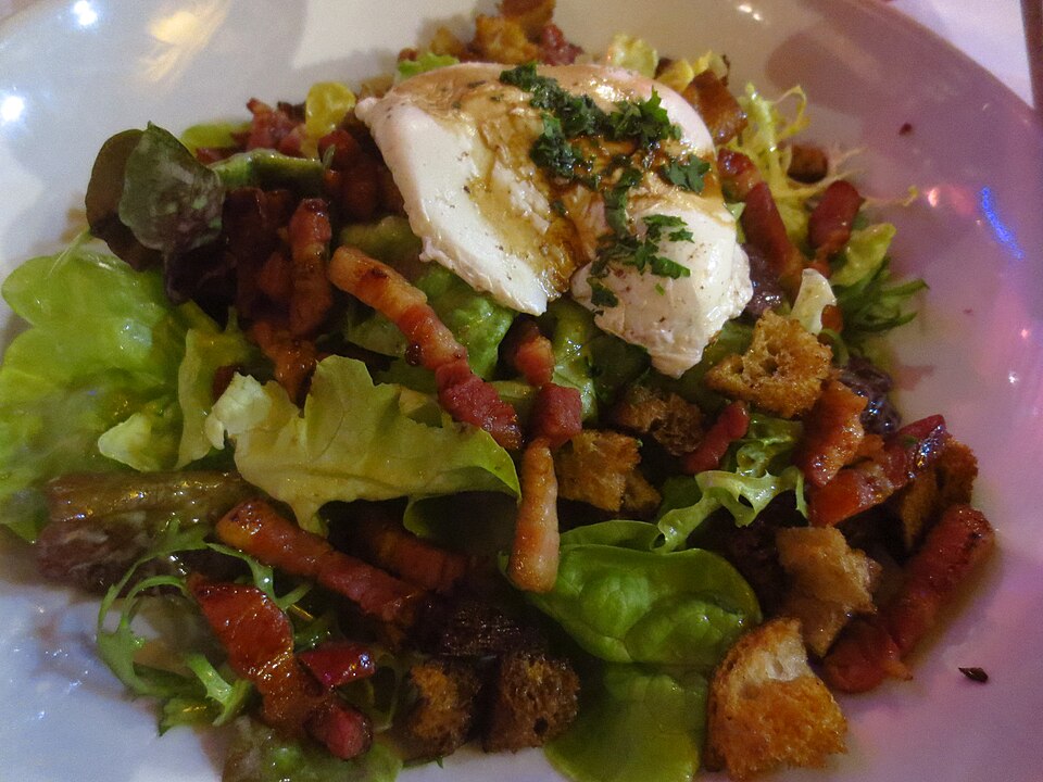 Salade lyonnaise, France (Wimup)