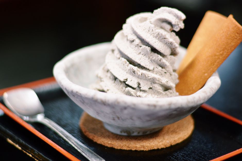 Gold leaf soft serve, Kanazawa (Wimup travel guide)