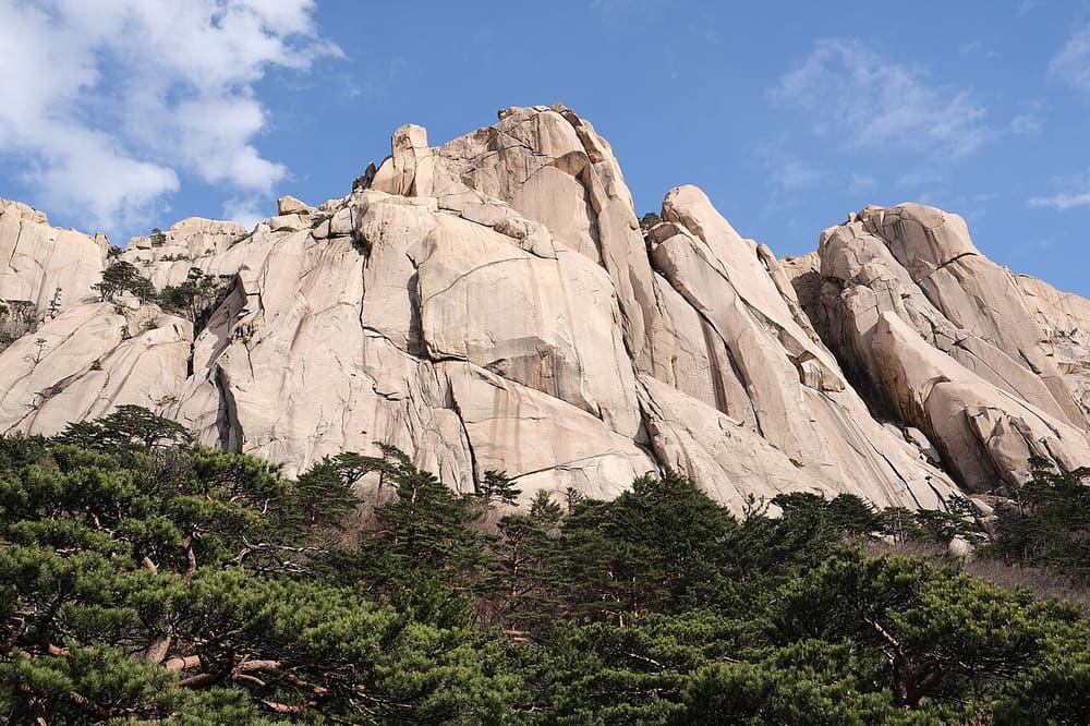 Heundeulbawi and Gyejoam