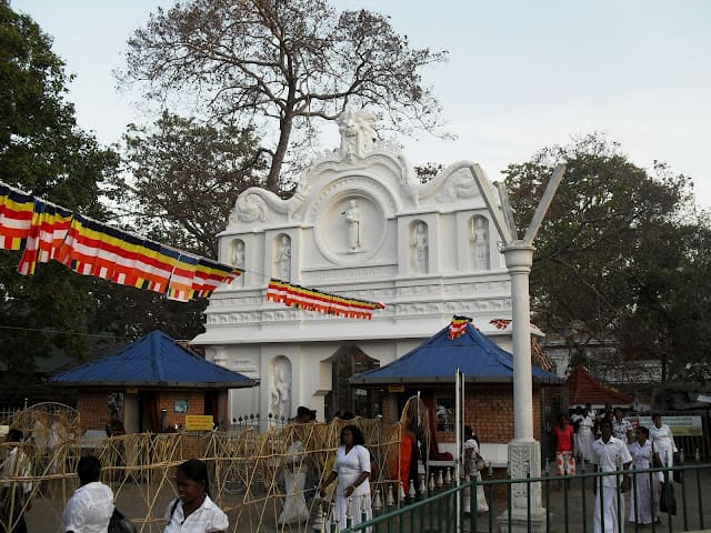 Jaya Sri Maha Bodhi, Anuradhapura, Sri Lanka (Wimup)