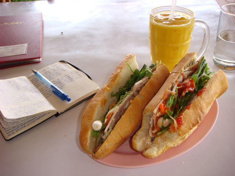 Khao jee pate, Vientiane (Wimup travel guide)