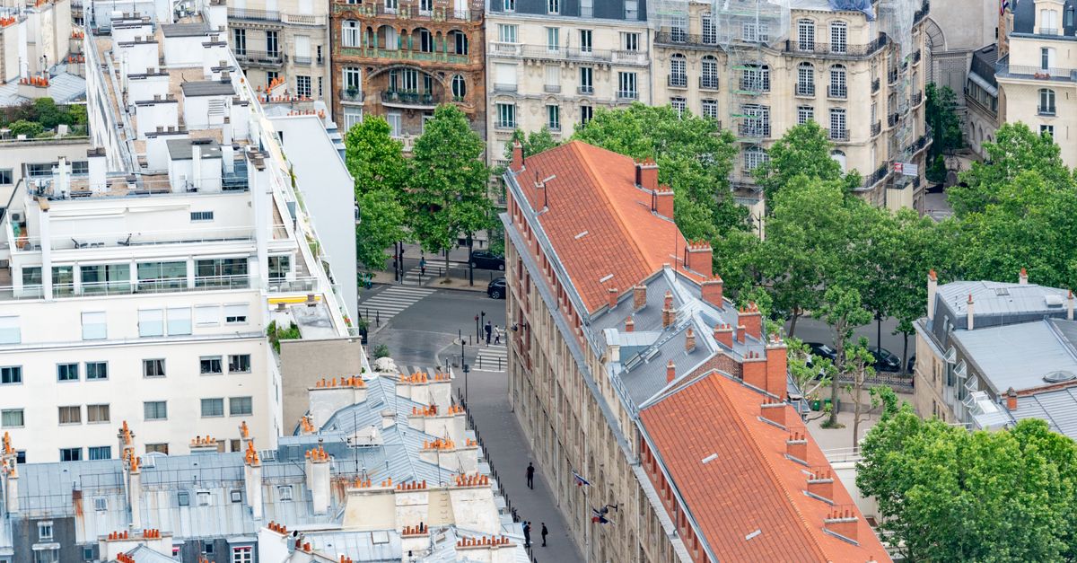 Browse the Latin Quarter & Shakespeare & Co., Paris, France