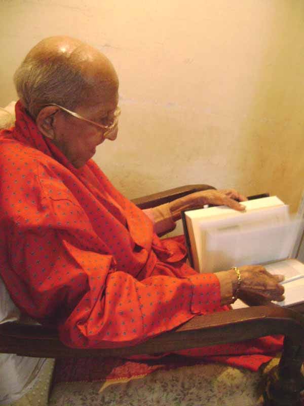 Lester James Peries, Sri Lanka (portrait via Wikimedia Commons)