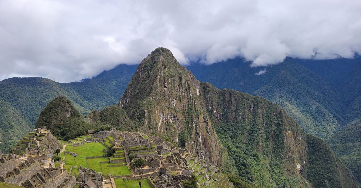 Machu Picchu, Peru, world wonder travel guide (Wimup)