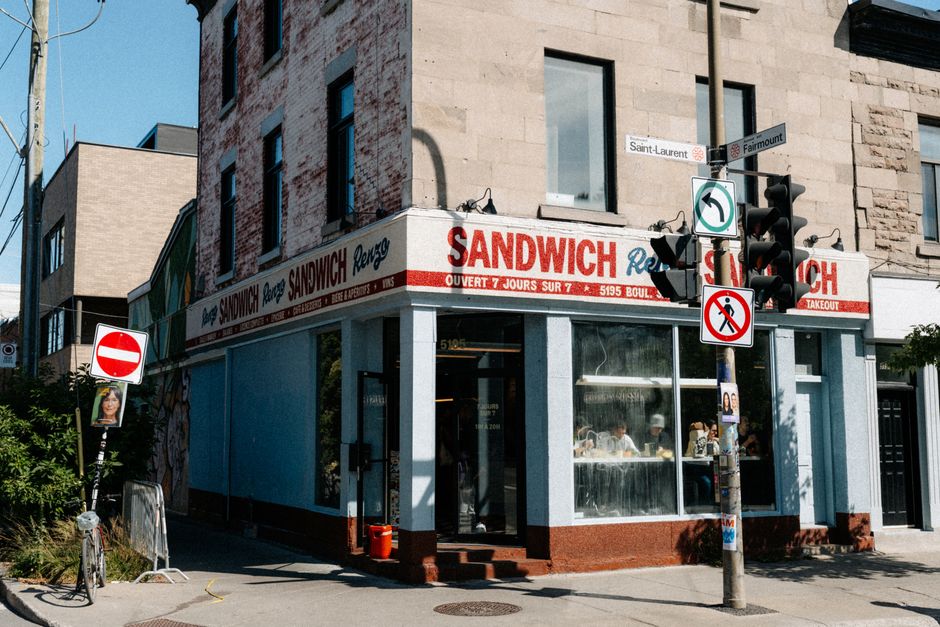 Mile End and the Plateau on foot, Montréal, Canada
