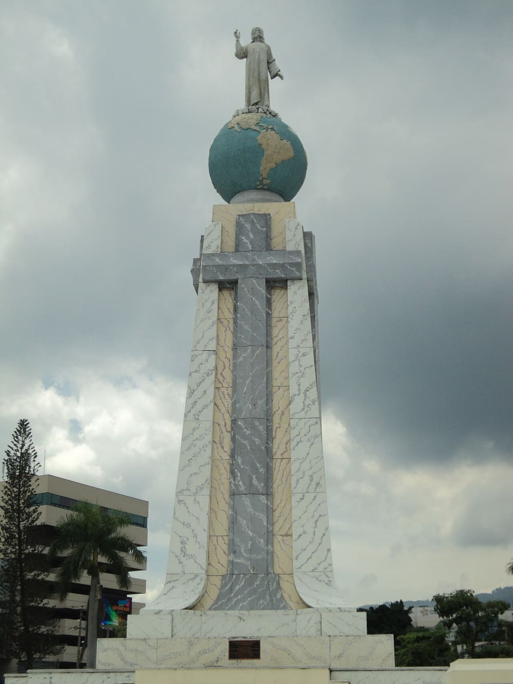 Monumento al Divino Salvador del Mundo, San Salvador (Wimup)