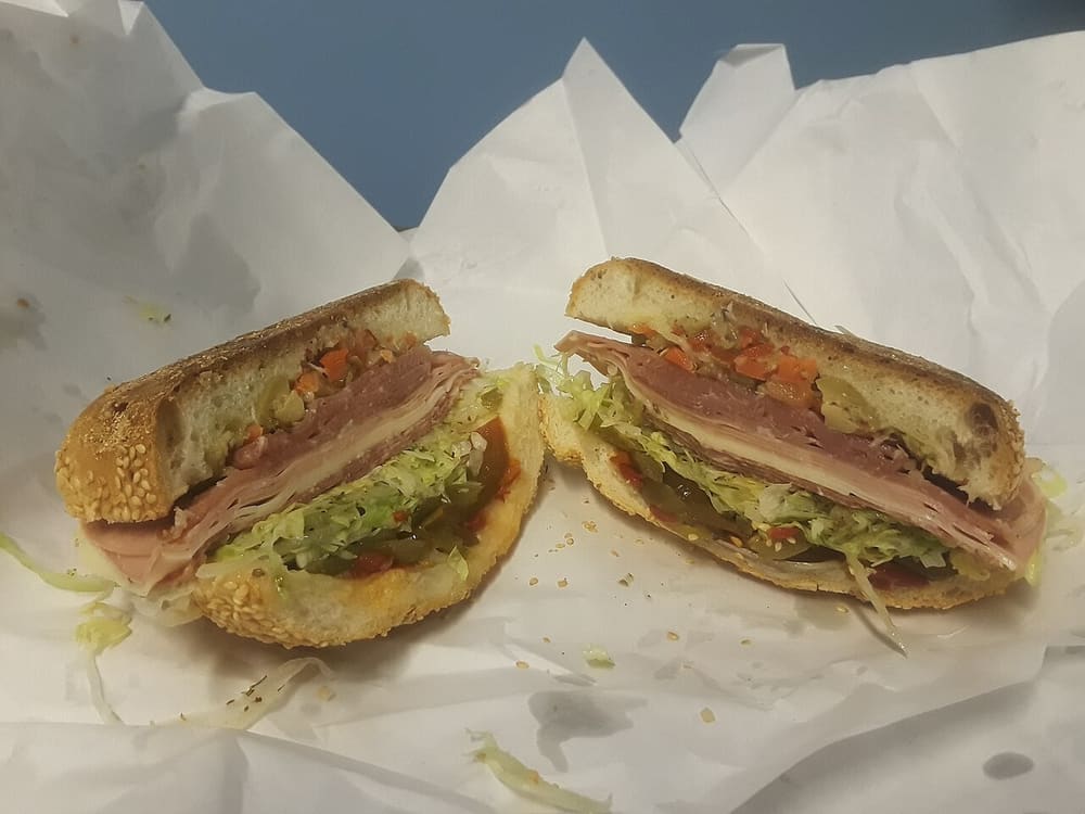 Muffuletta, New Orleans (Wimup travel guide)