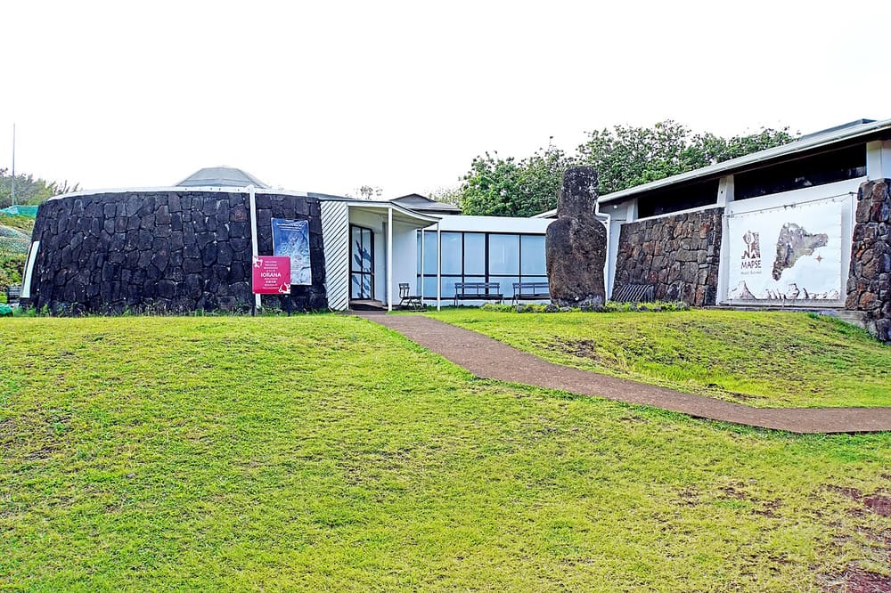 Museo Antropológico Padre Sebastián Englert, Hanga Roa, Chile (Wimup)