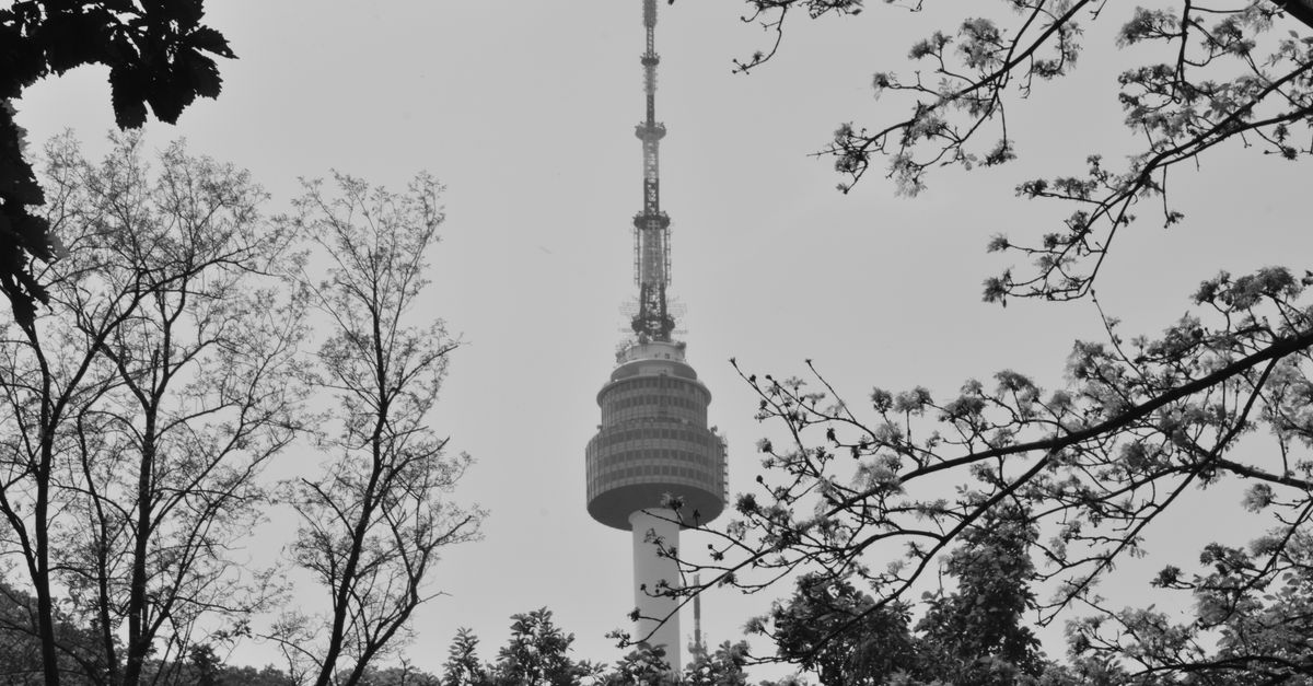 Ride up N Seoul Tower at dusk, Seoul, South Korea