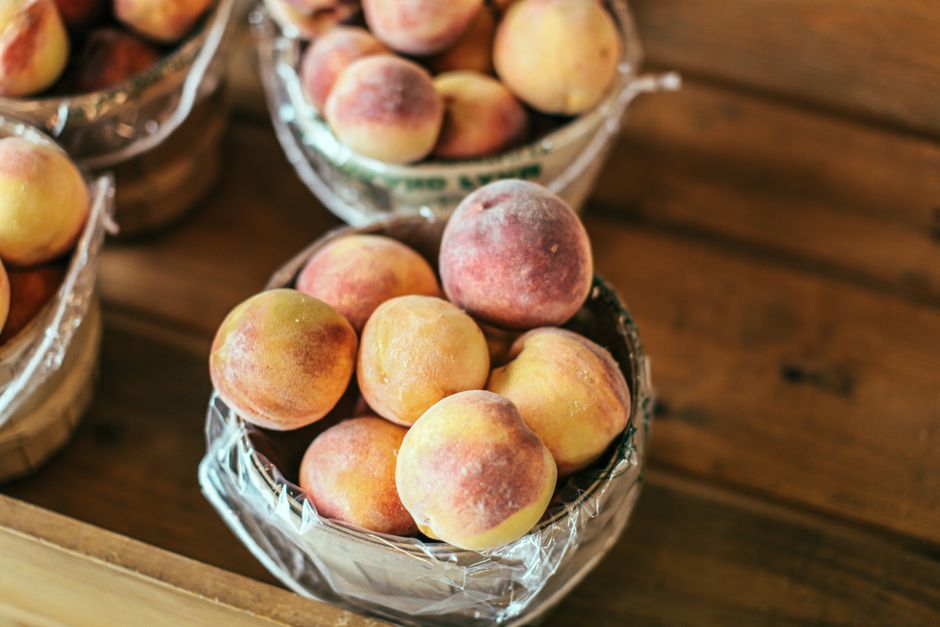 Okanagan peaches, Kelowna (Wimup travel guide)