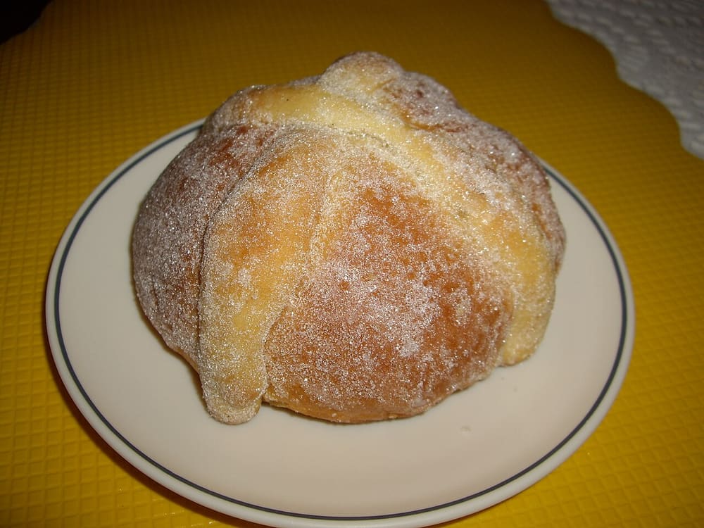 Pan de muerto, Mexico (Wimup)