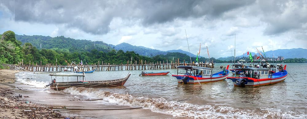 Pantai Pasir Hitam