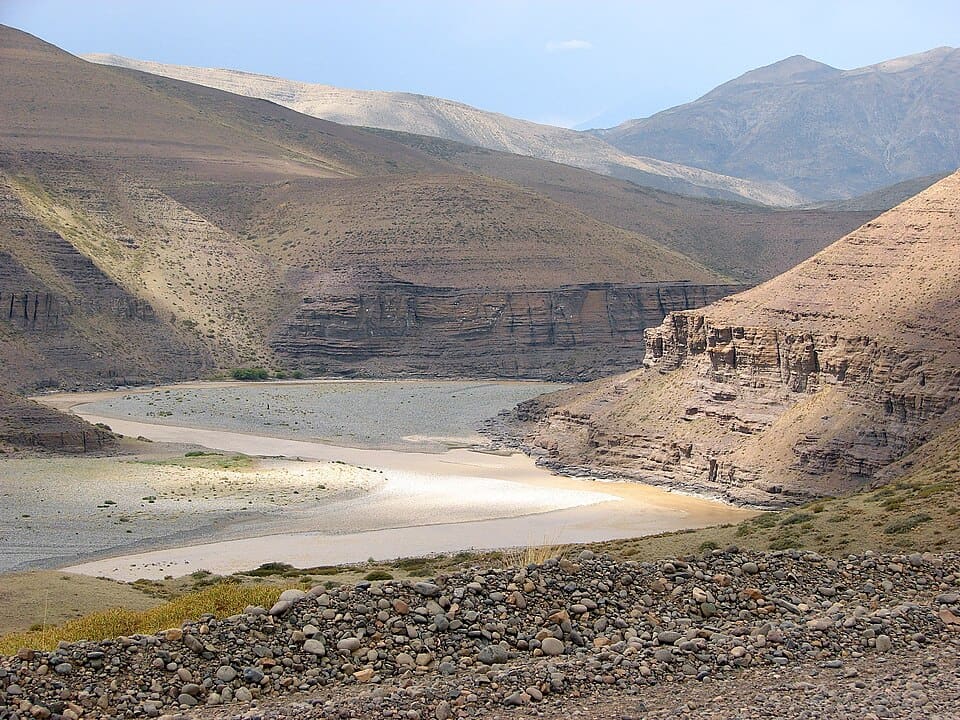 The dry Neuquén river valley in the Patagonian Desert, Argentina
