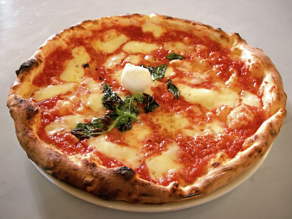 Pizza napoletana, Italy (Wimup)