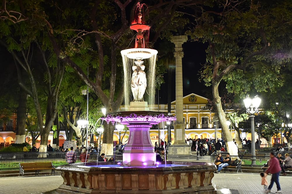 Plaza 14 de Septiembre, Cochabamba, Bolivia (Wimup)