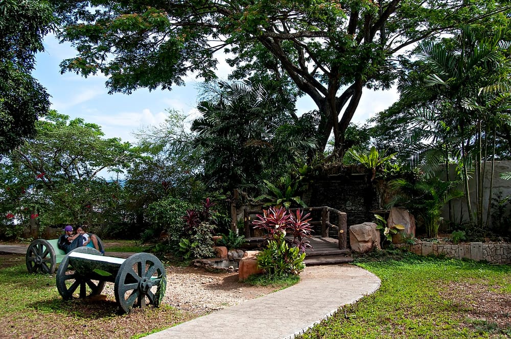 Plaza Cuartel, Puerto Princesa, Philippines (Wimup)