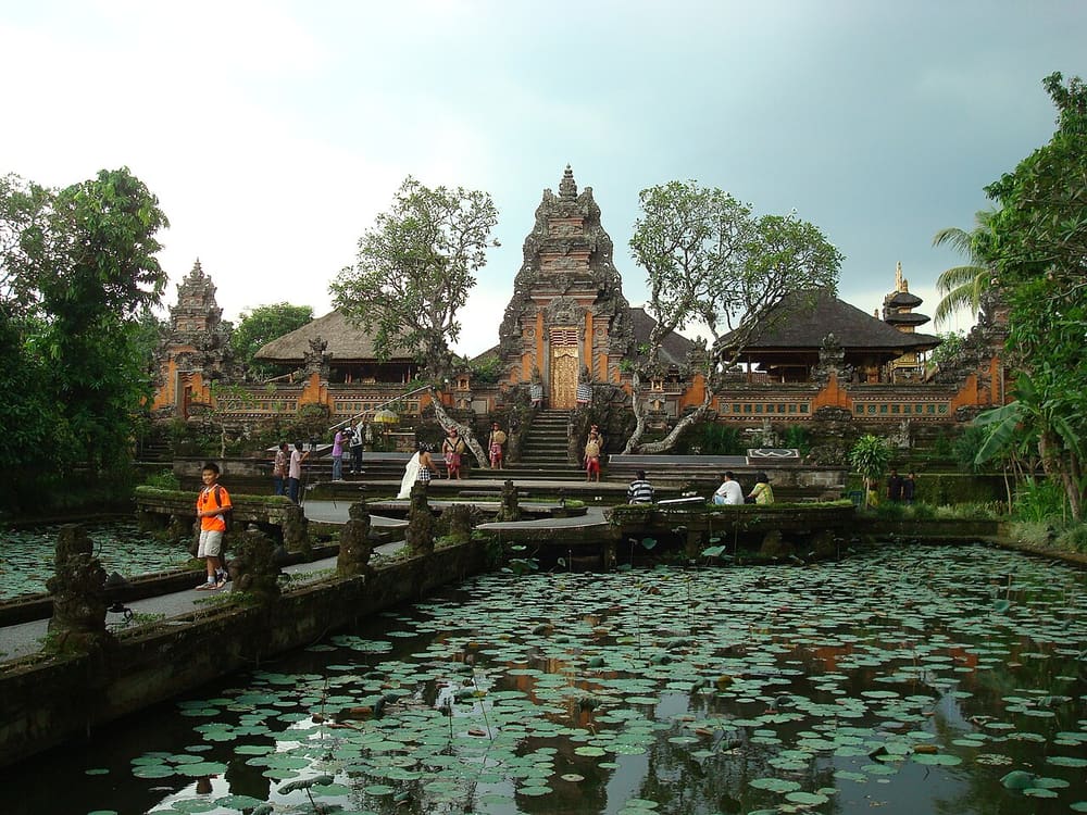 Pura Taman Saraswati