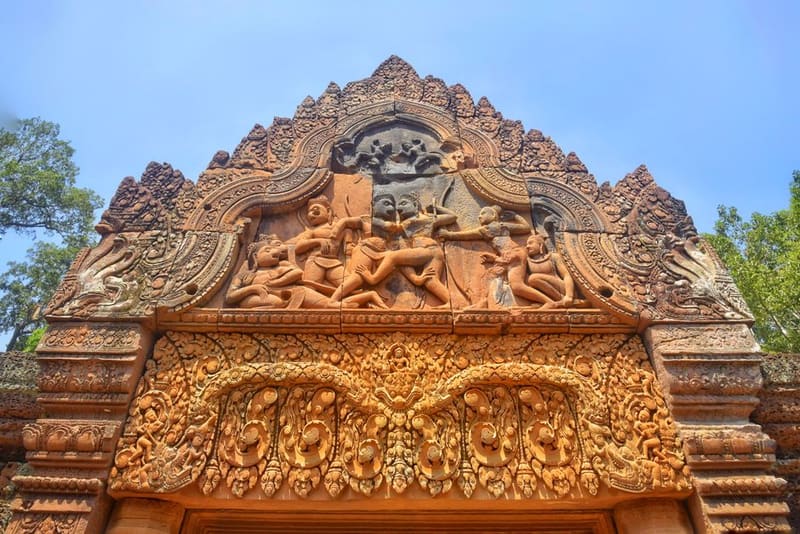 Read the carving at Banteay Srei, Siem Reap, Cambodia
