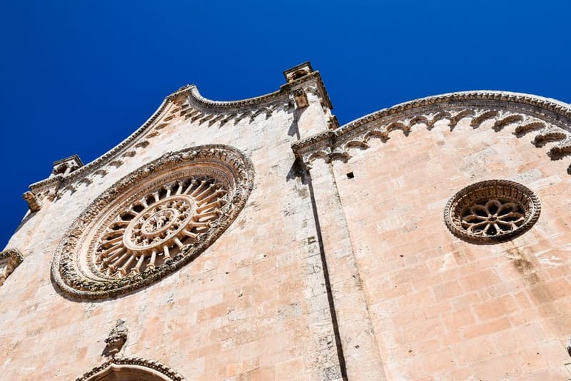 Read the Romanesque in the Cattedrale di San Sabino, Bari, Italy
