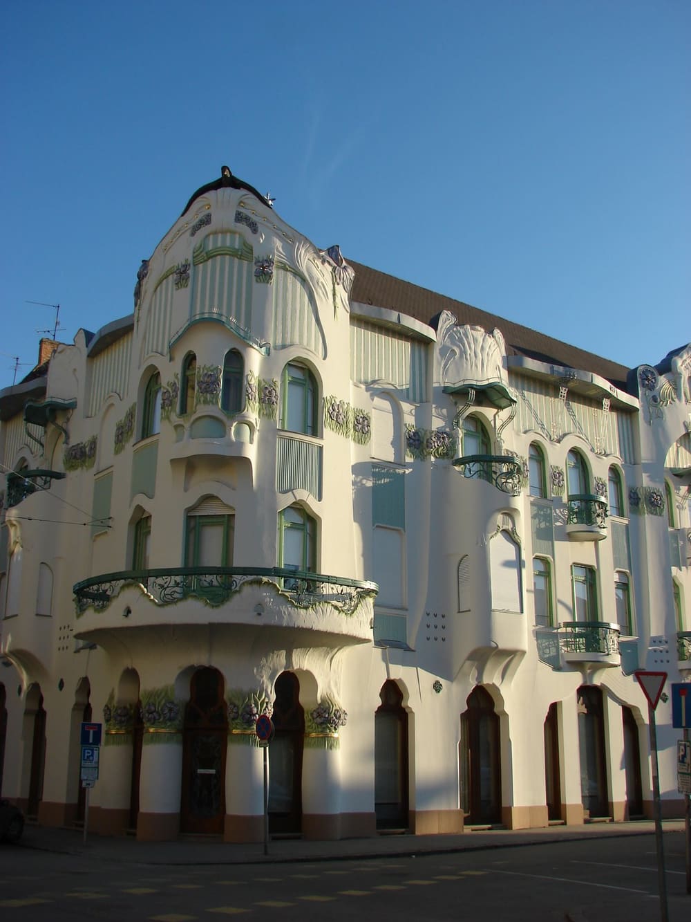 Reök-palota, Szeged, Hungary (Wimup)
