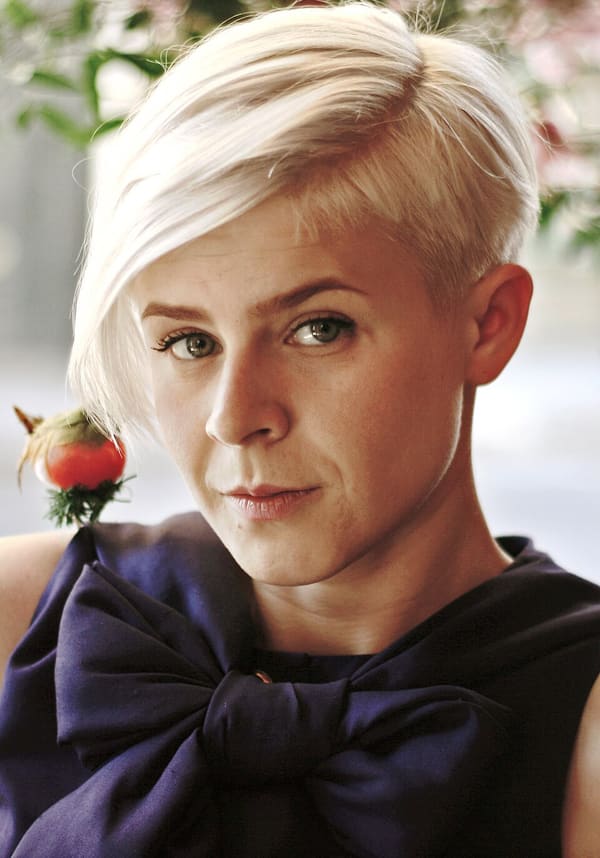 Robyn, Sweden (portrait via Wikimedia Commons)