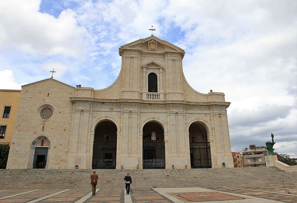 Santuario di Nostra Signora di Bonaria, Cagliari, Italy (Wimup)