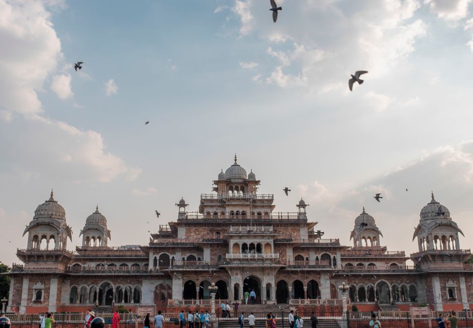 Spend a morning in Albert Hall Museum, Jaipur, India