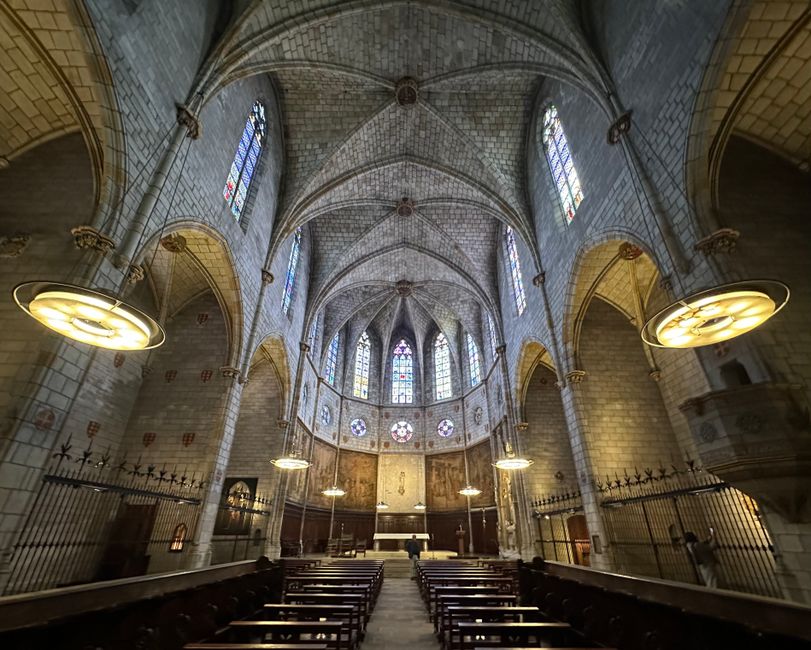 Stand inside Santa Maria del Mar, Barcelona, Spain